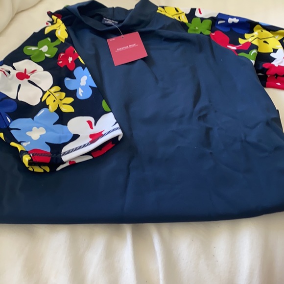 Youth Rashguard - Picture 3 of 4